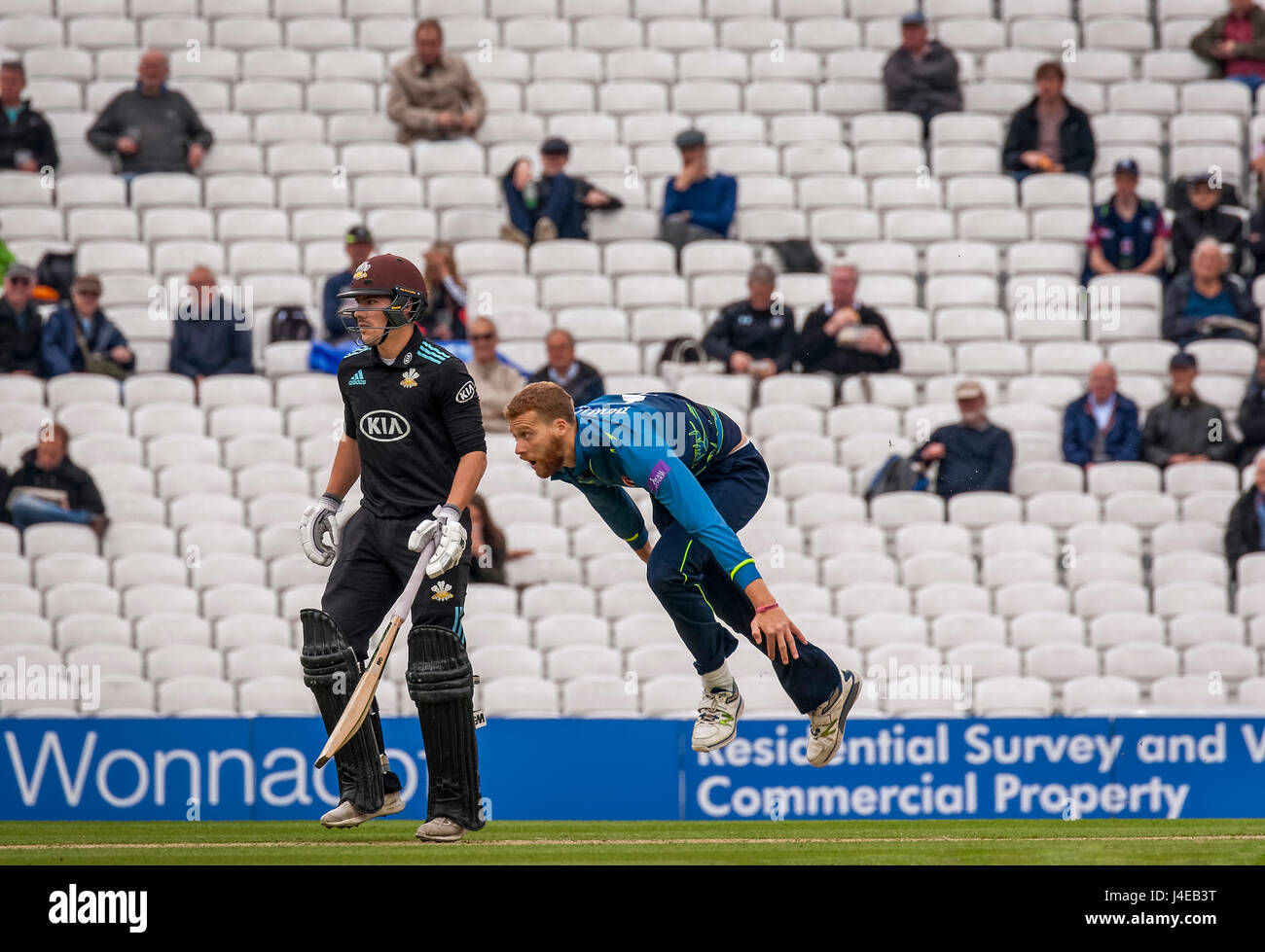 London, UK. 12. Mai 2017. Ivan Thomas in Aktion bowling für Kent gegen Surrey in ein eintägiges Royal London-Cup-Spiel bei der ovalen Credit: Philip Pfund/Alamy Live News Stockfoto