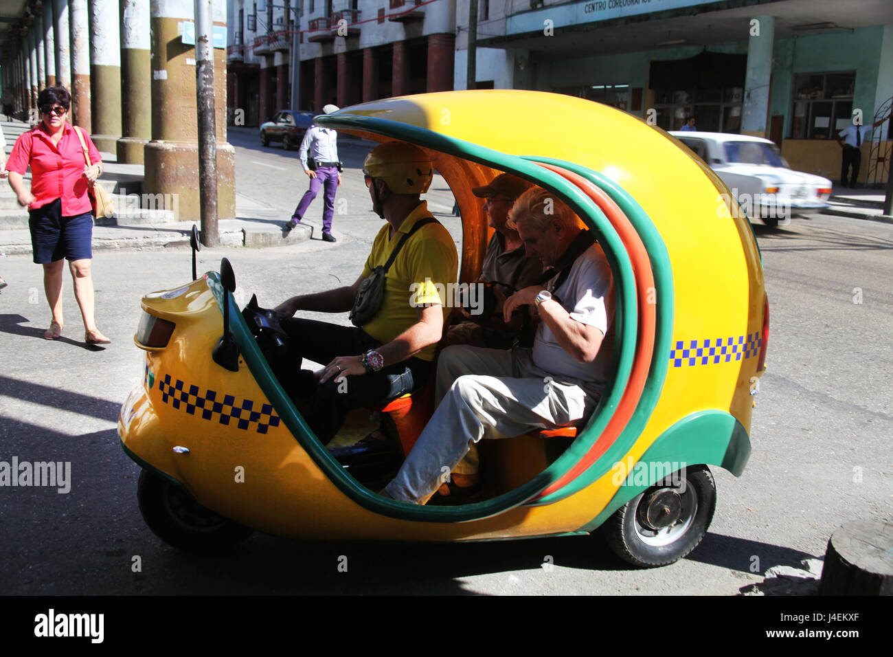 3 rad taxi Fotos und Bildmaterial in hoher Auflösung Alamy