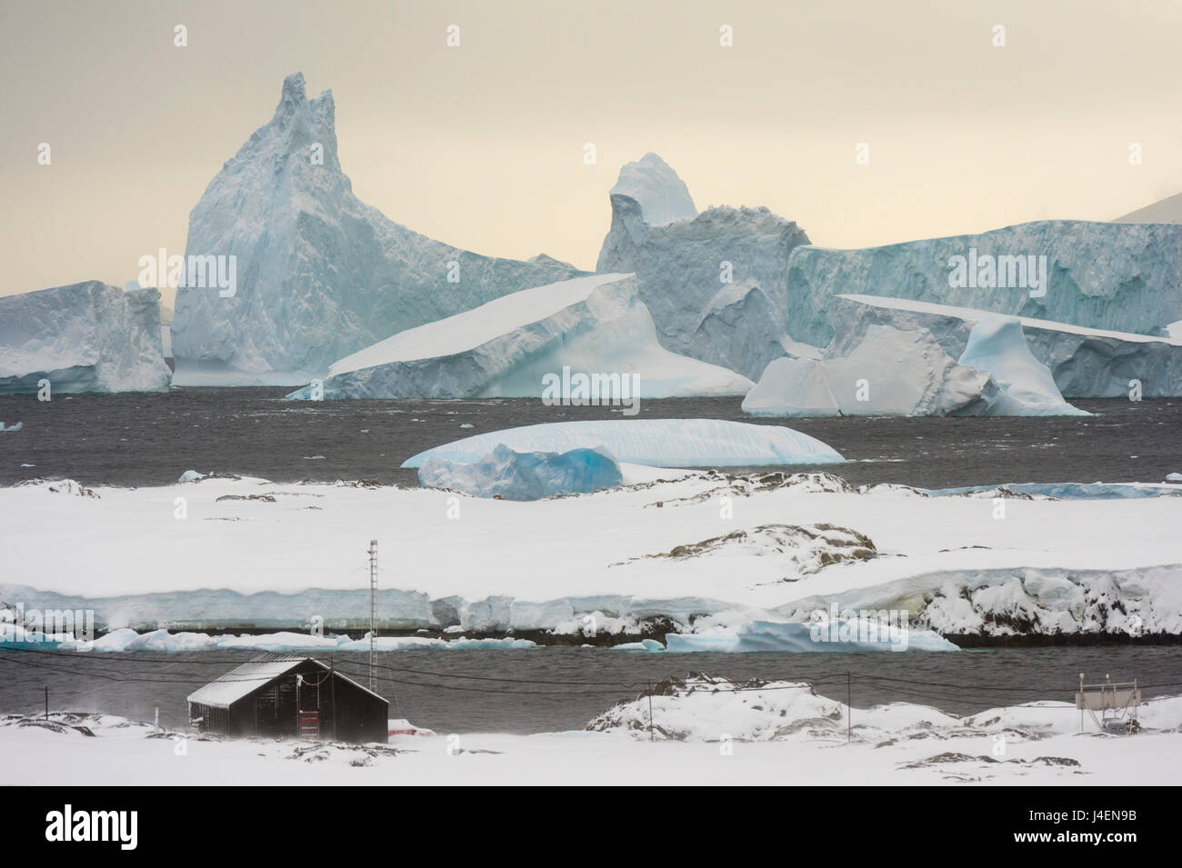Forschungsstation Vernadsky, die ukrainischen Antarktisstation bei Marina Punkt Galindez Insel auf den Inseln von Argentinien, Antarktis Stockfoto