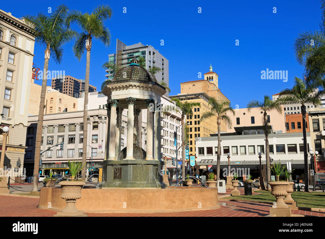 Broadway-Brunnen, Horton Plaza Park, Gaslamp Quarter, San Diego, Kalifornien, Vereinigte Staaten von Amerika, Nordamerika Stockfoto