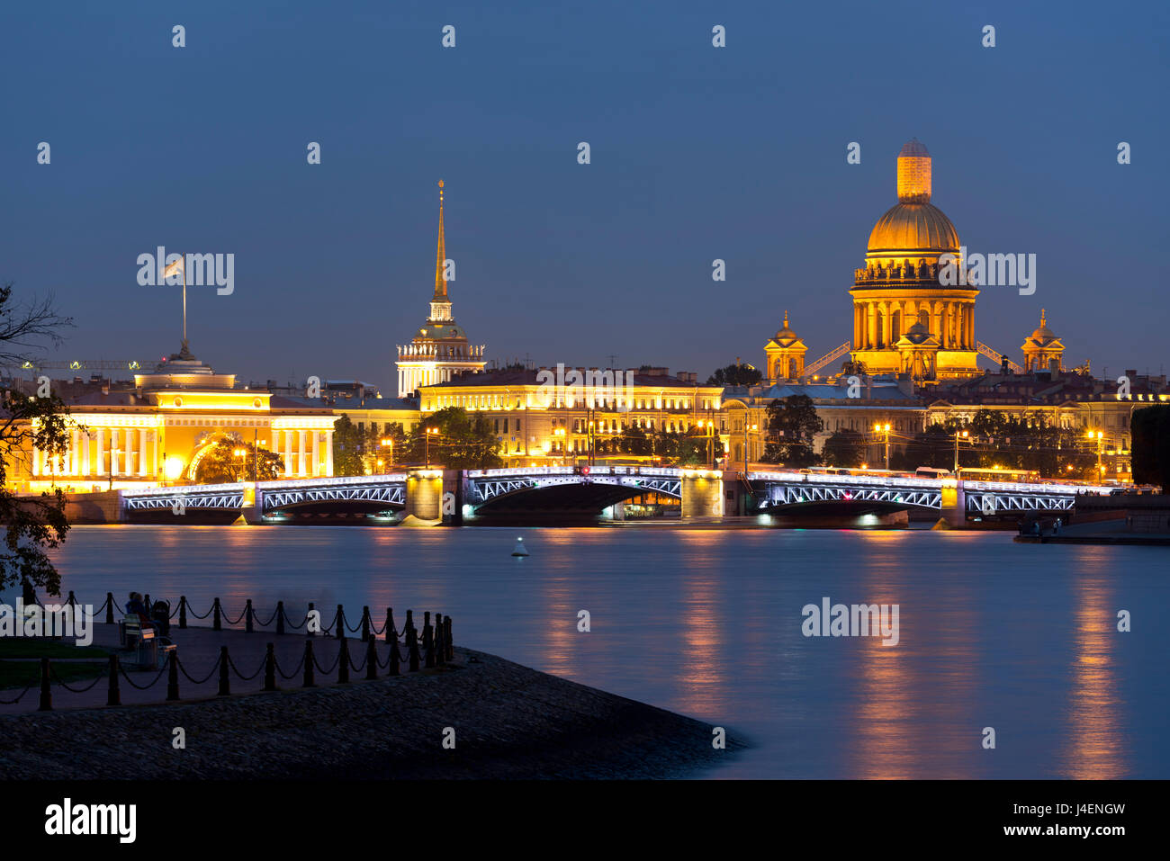 Blick auf das historische Zentrum entlang der Newa, St. Petersburg, Russland, Europa Stockfoto