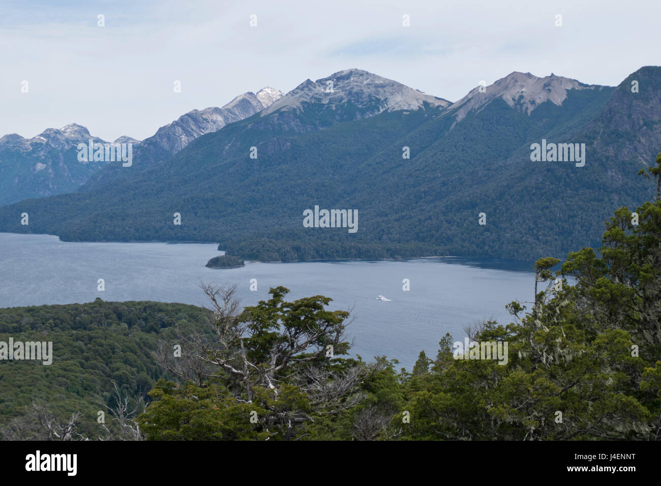 Ansichten der Anden von See Nahuel Huapi in Bariloche, Argentinien, Südamerika Stockfoto