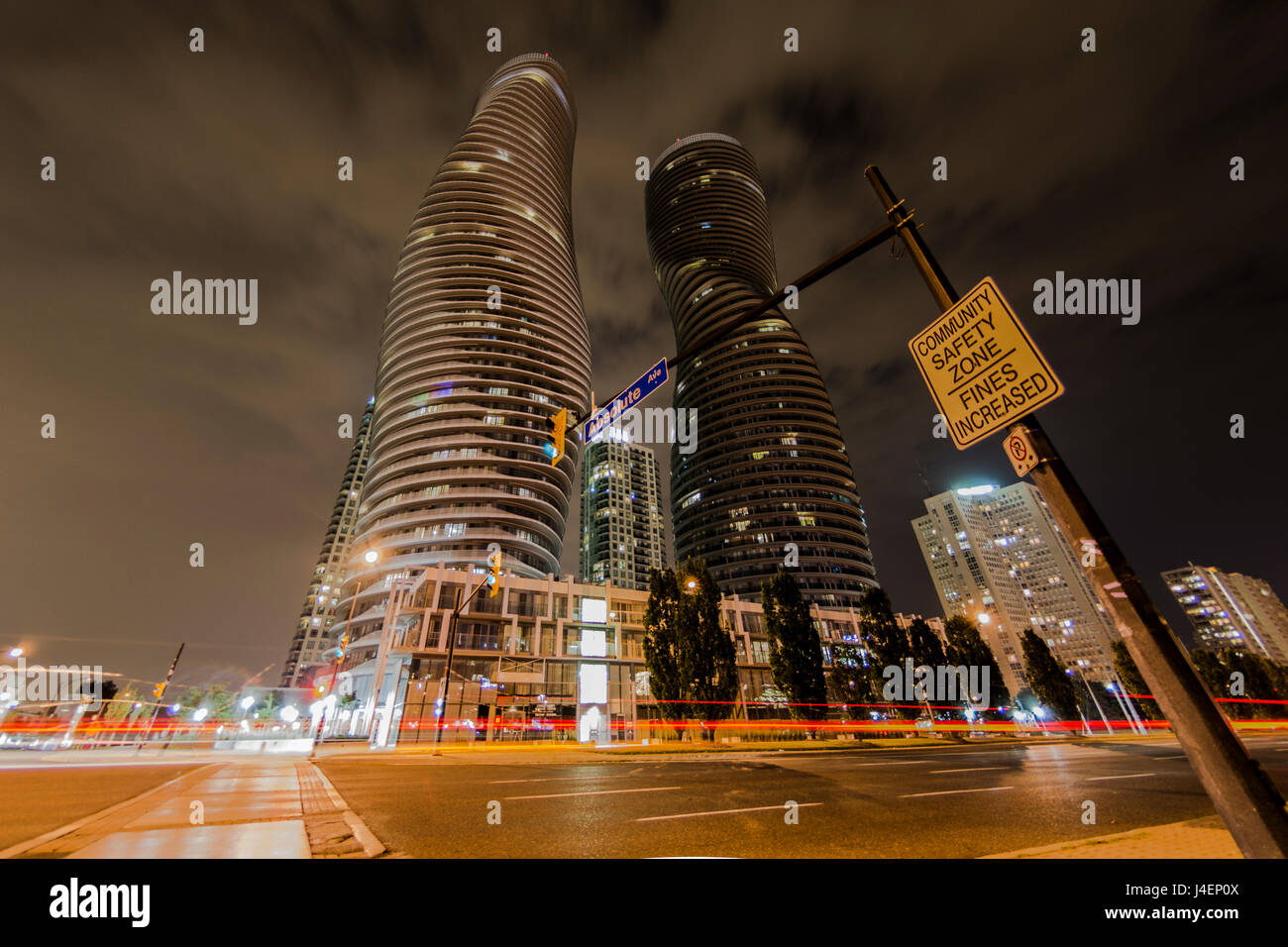 Der Absolute Turm, Marilyn Monroe-Gebäude in Mississauga, Ontario, Kanada, Nordamerika Stockfoto