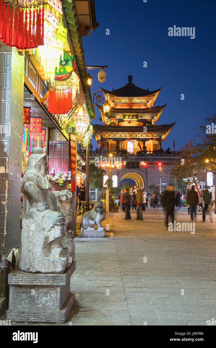 Wu Hua Tor bei Dämmerung, Dali, Yunnan, China, Asien Stockfoto