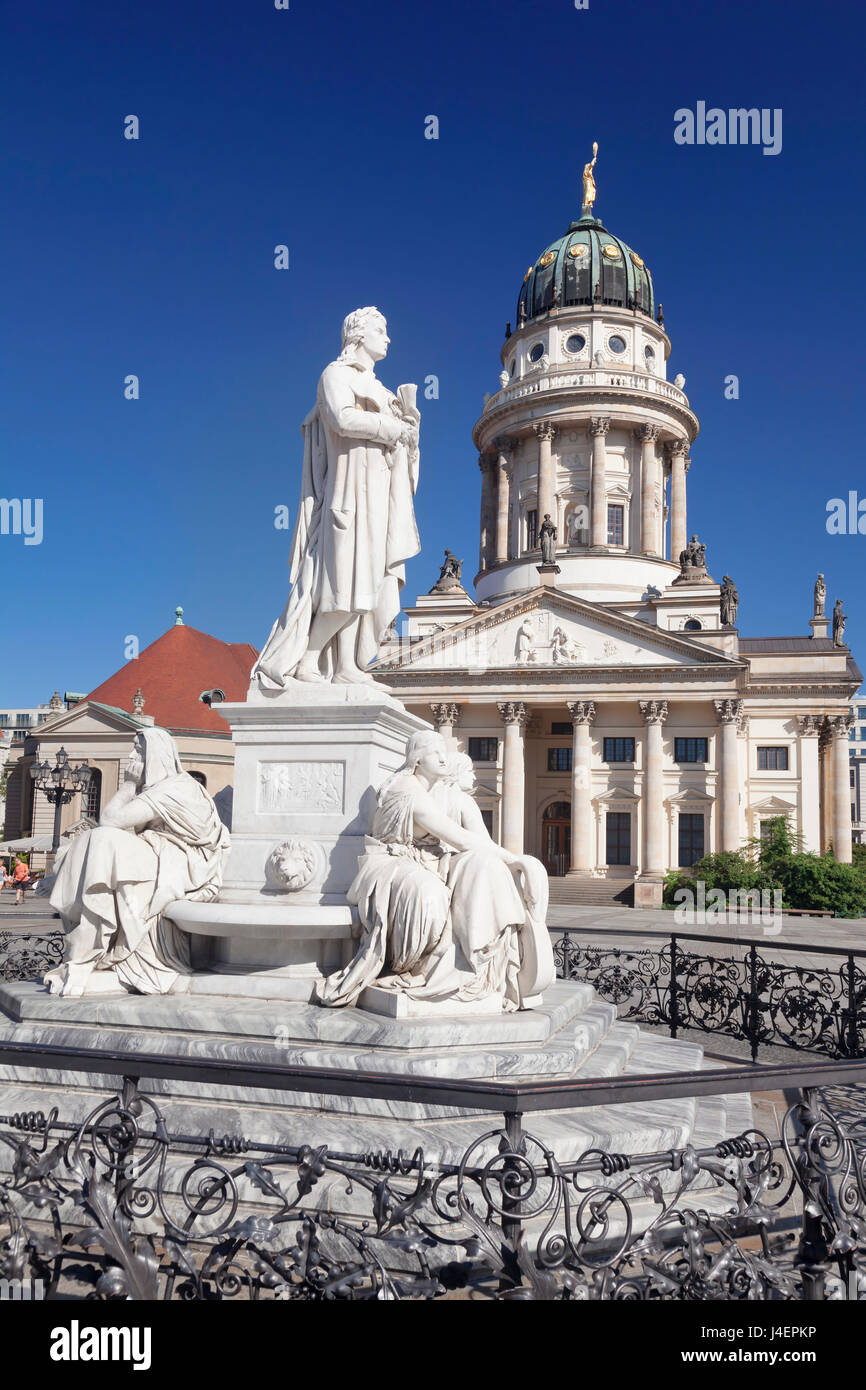 Franzoesischer Dom (französische Kathedrale), Schiller-Denkmal, Gendarmenmarkt, Mitte, Berlin, Deutschland, Europa Stockfoto