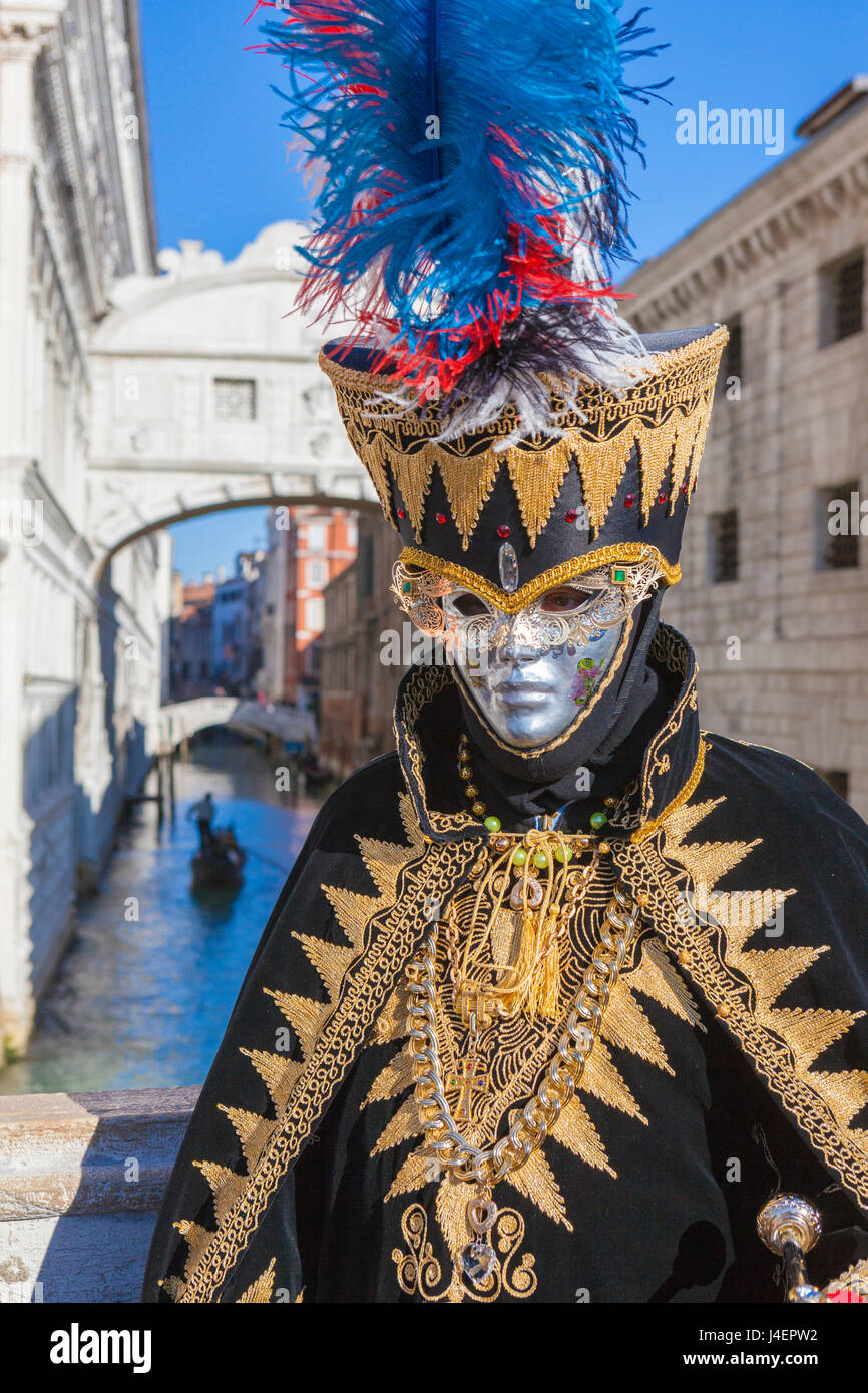 Bunte Maske und Kostüm Karneval von Venedig, Venedig, Veneto, Italien, Europa Stockfoto