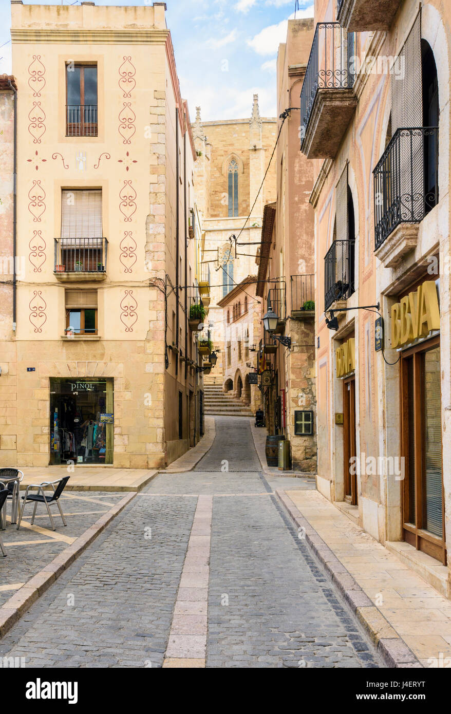 Alten gepflasterten Straße im Zentrum mittelalterlichen Stadt von Montblanc, Tarragona, Katalonien, Spanien Stockfoto