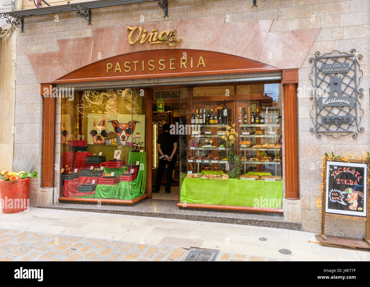 Der berühmte Bäckerei, Pastisseria I Confitería Viñas in Montblanc, Tarragona, Katalonien, Spanien Stockfoto