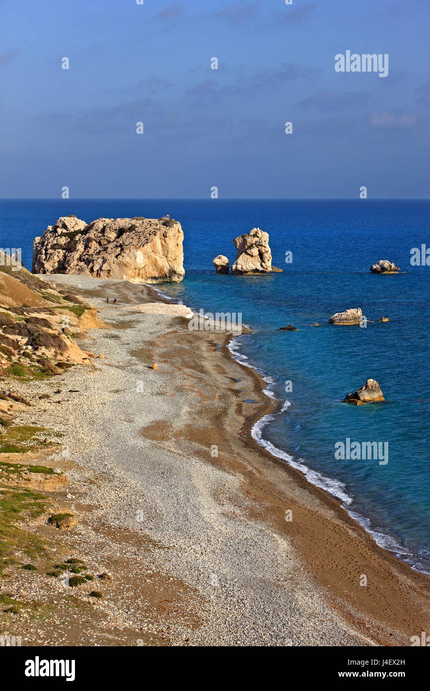 "Petra Tou Romiou" Strand ("Griechisch Rock", auch bekannt als "Aphrodite Felsen" oder "Aphrodites Strand"), der "Geburtsort" der Aphrodite (Venus), Zypern. Stockfoto