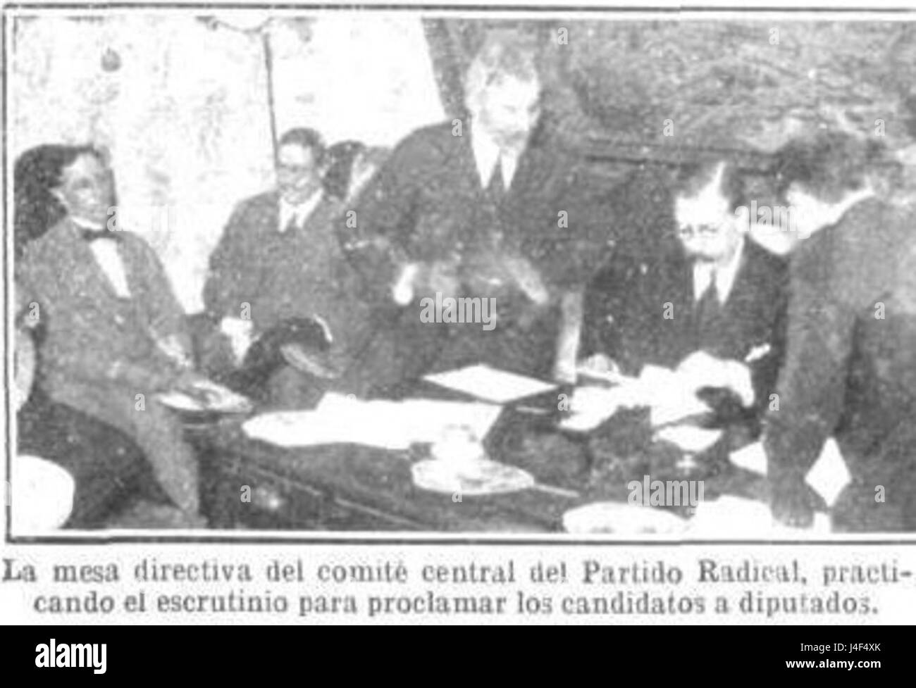 Die Parlamentswahlen in Argentinien 1914 waren ein wichtiges politisches Ereignis, das das politische Klima der damaligen Zeit widerspiegelte. Die Wahlen fanden während einer Zeit des sozialen und politischen Wandels in Argentinien statt. Stockfoto
