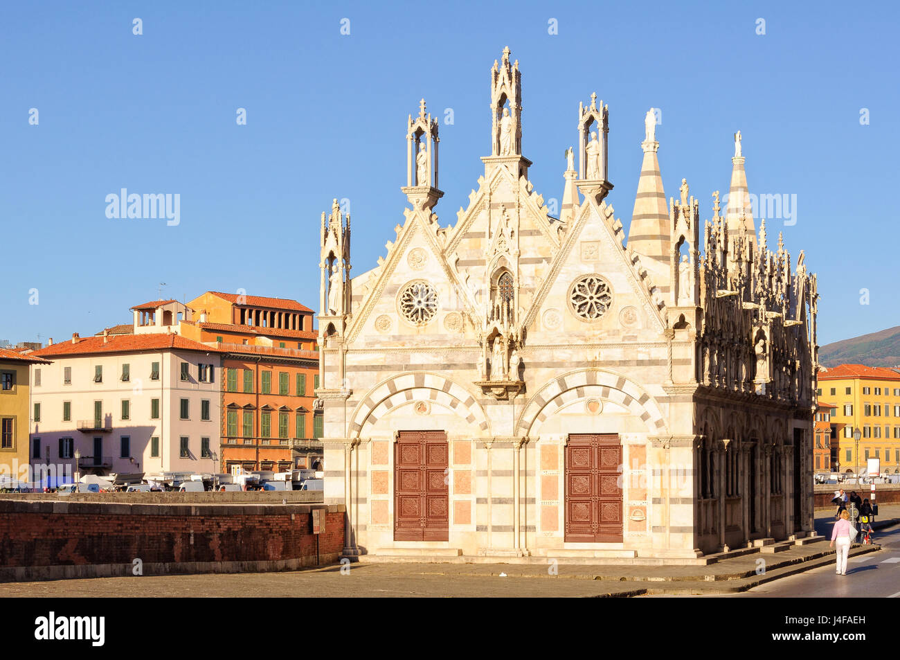 Die kleine Pisaner gotische Kirche Santa Maria della Spina am Ufer des Flusses Arno Stockfoto