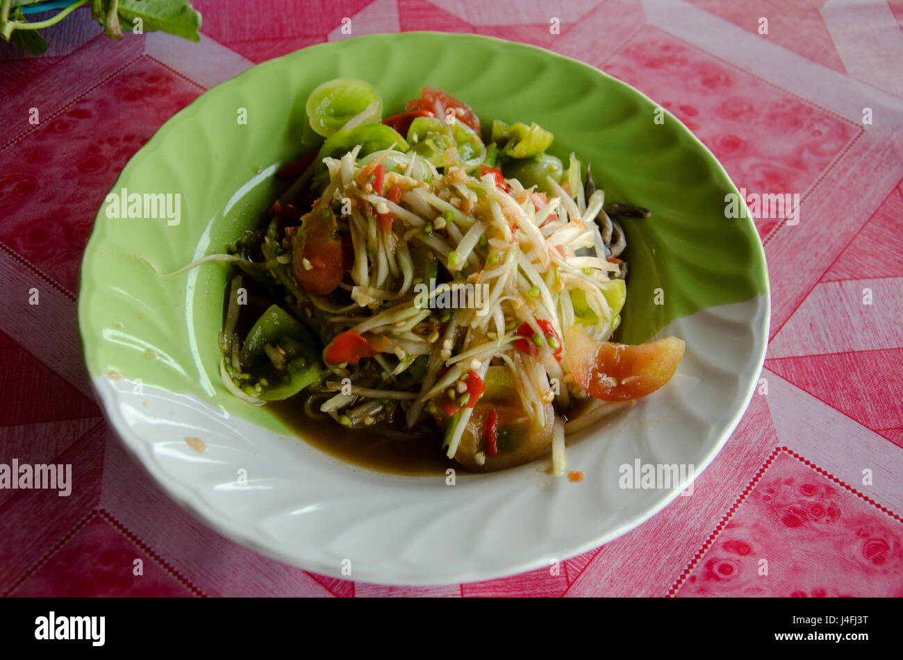 Thai-Küche Som Tum oder thailändisches Essen Obst würzige grüne ...