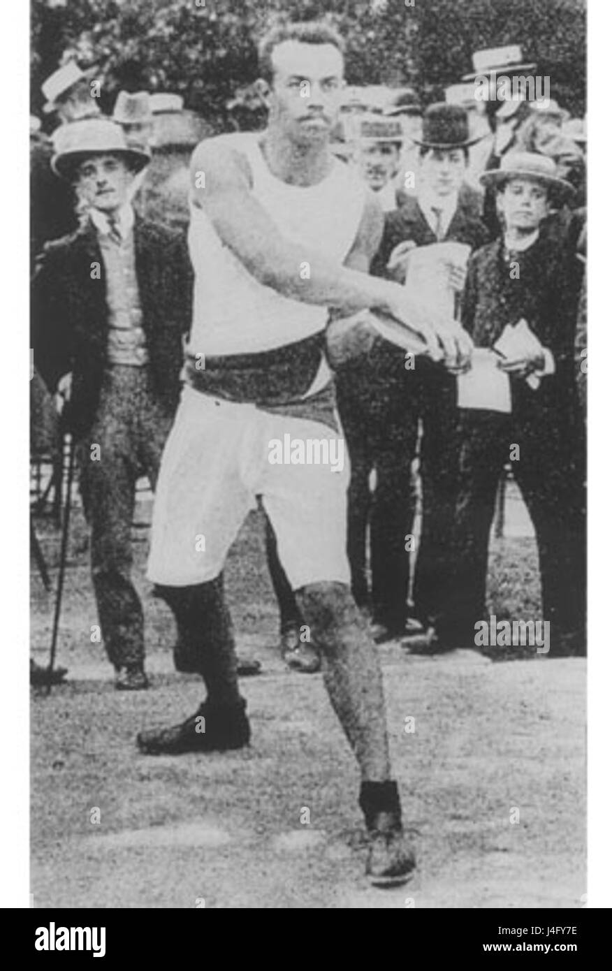 Rudolf Bauer, ein deutscher Künstler, war für seine Werke im frühen 20. Jahrhundert bekannt. Seine Werke enthielten oft abstrakte oder avantgardistische Elemente und trugen zur modernistischen Bewegung in der europäischen Kunst bei. Stockfoto