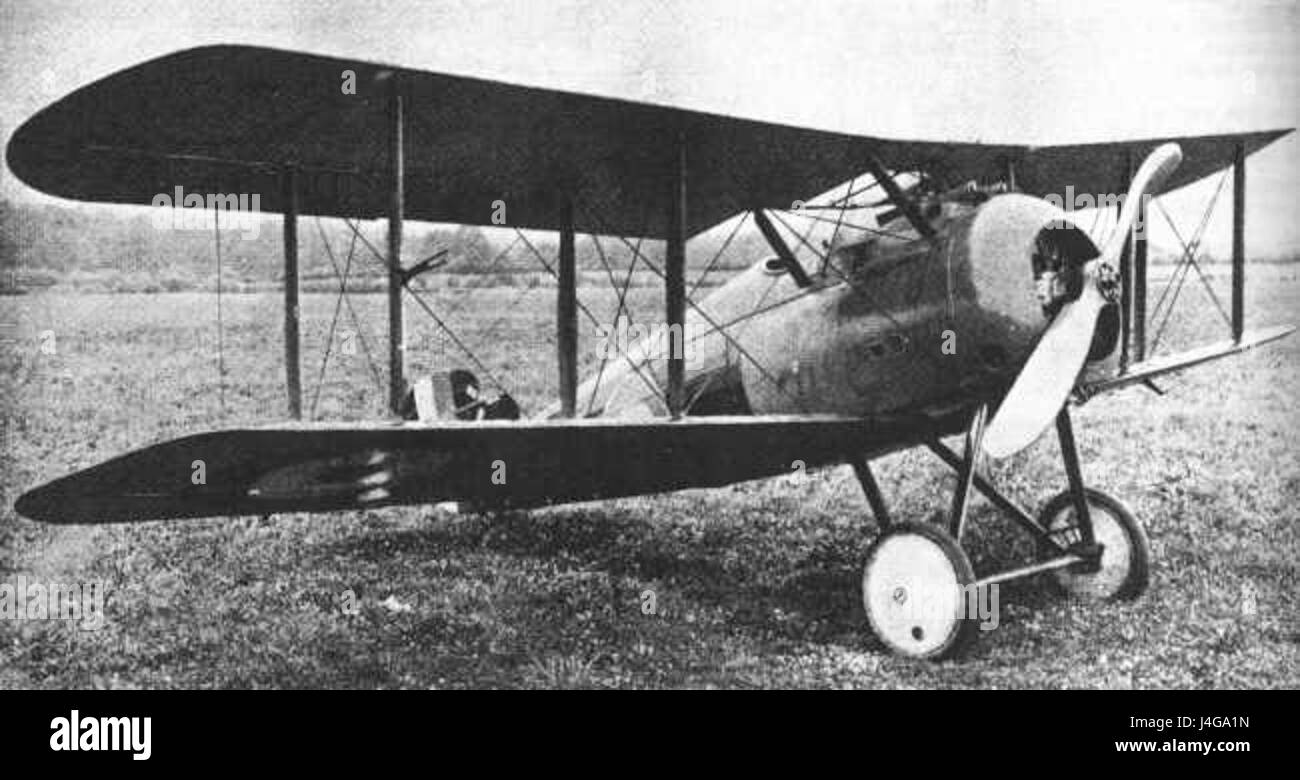Die Sopwith 7F.1 Snipe ist ein britisches Doppeldecker, das während des Ersten Weltkriegs eingesetzt wurde und für sein fortschrittliches Design und seine Effektivität im Kampf bekannt ist, insbesondere in Luft-Luft- und Bodenangriffsrollen. Stockfoto