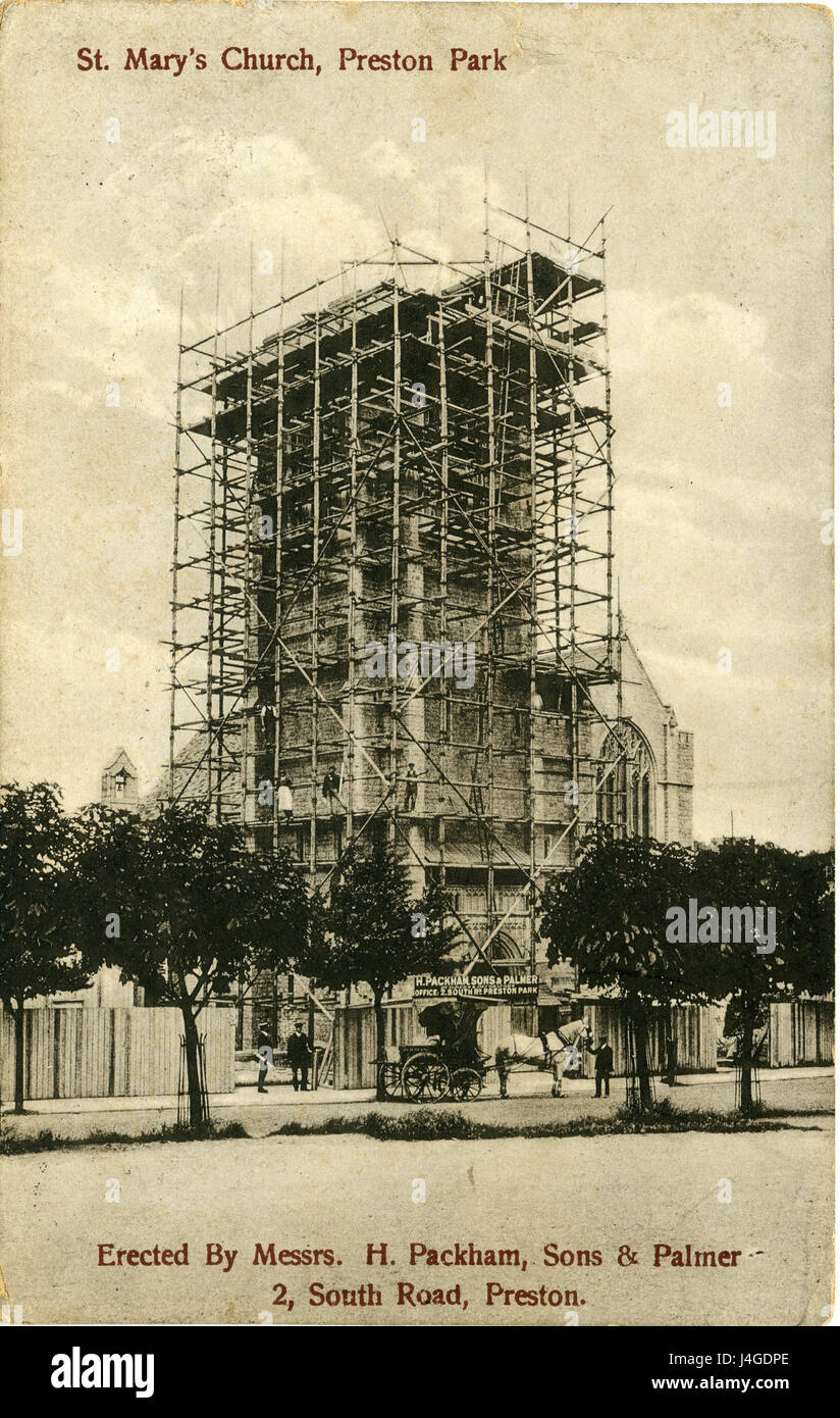 Die St. Maryâ Kirche in Preston Park in Brighton, England, wurde Ende des 19. Jahrhunderts gegründet. Dieses Bild aus dem Jahr 1914 hebt seine architektonischen Merkmale hervor, darunter sein viktorianisches Design, Buntglasfenster und die Bedeutung des churchâ als Gotteshaus. Stockfoto