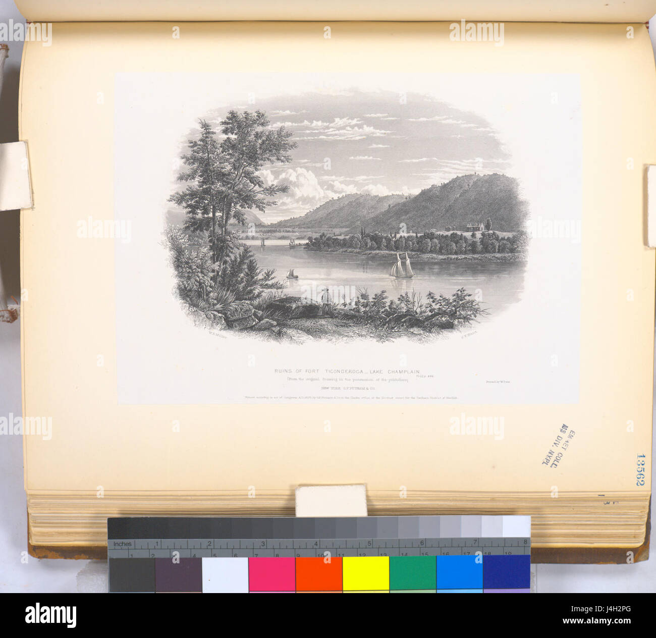 Die Ruinen von Fort Ticonderoga in der Nähe des Lake Champlain stellen einen wichtigen historischen Ort in der Geschichte des Amerikanischen Unabhängigkeitskriegs dar, der für seine strategische Bedeutung bekannt ist. Stockfoto