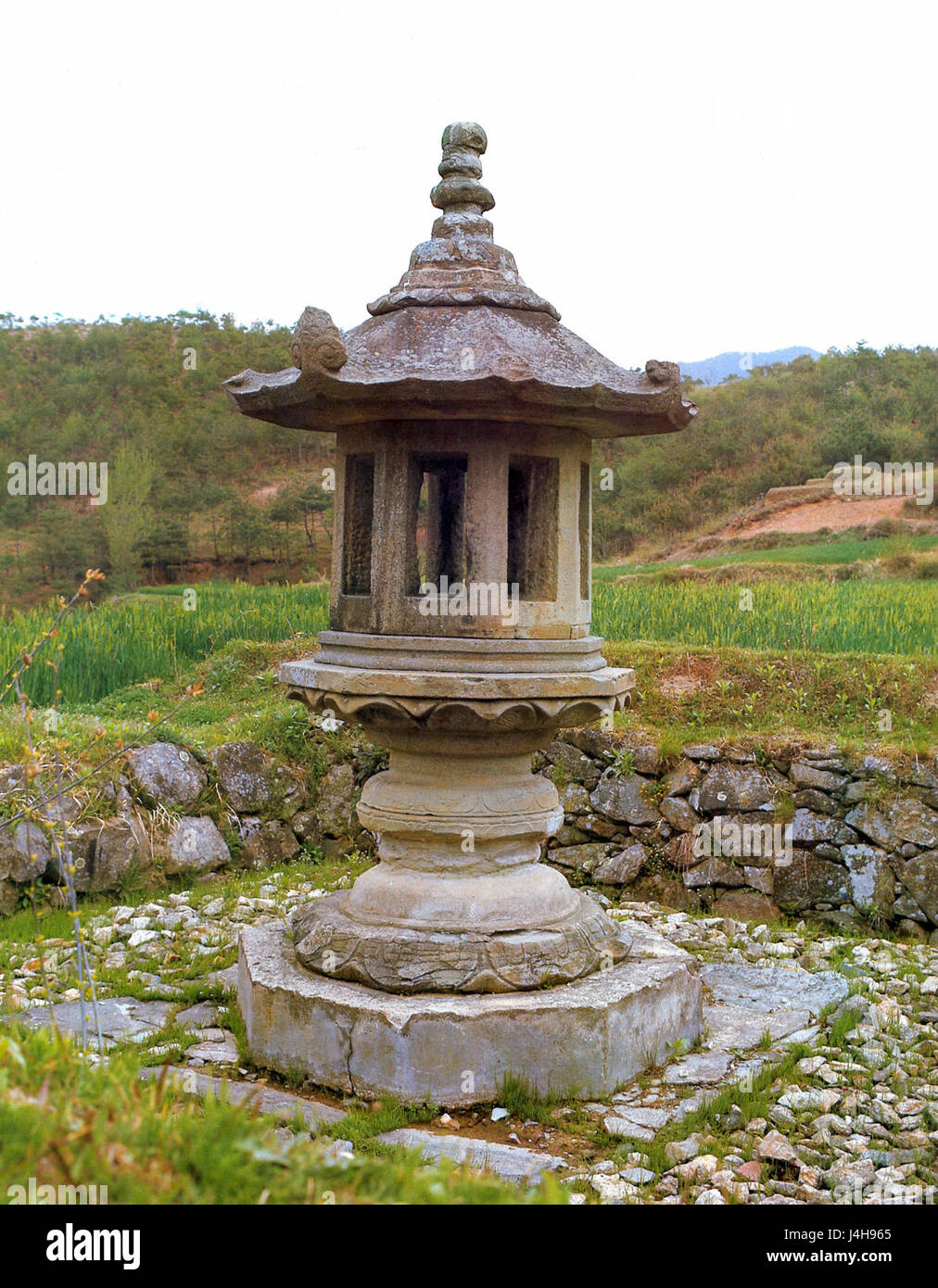 Steinlaternen am Gaeseonsa Tempel Standort Damyang, Korea Stockfoto