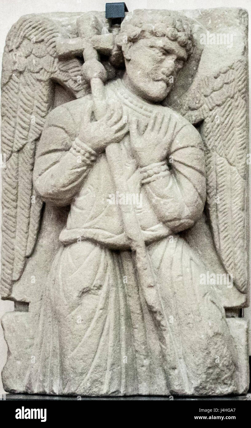 Stein-Platte mit Engel Figur in Flachrelief Stockfoto