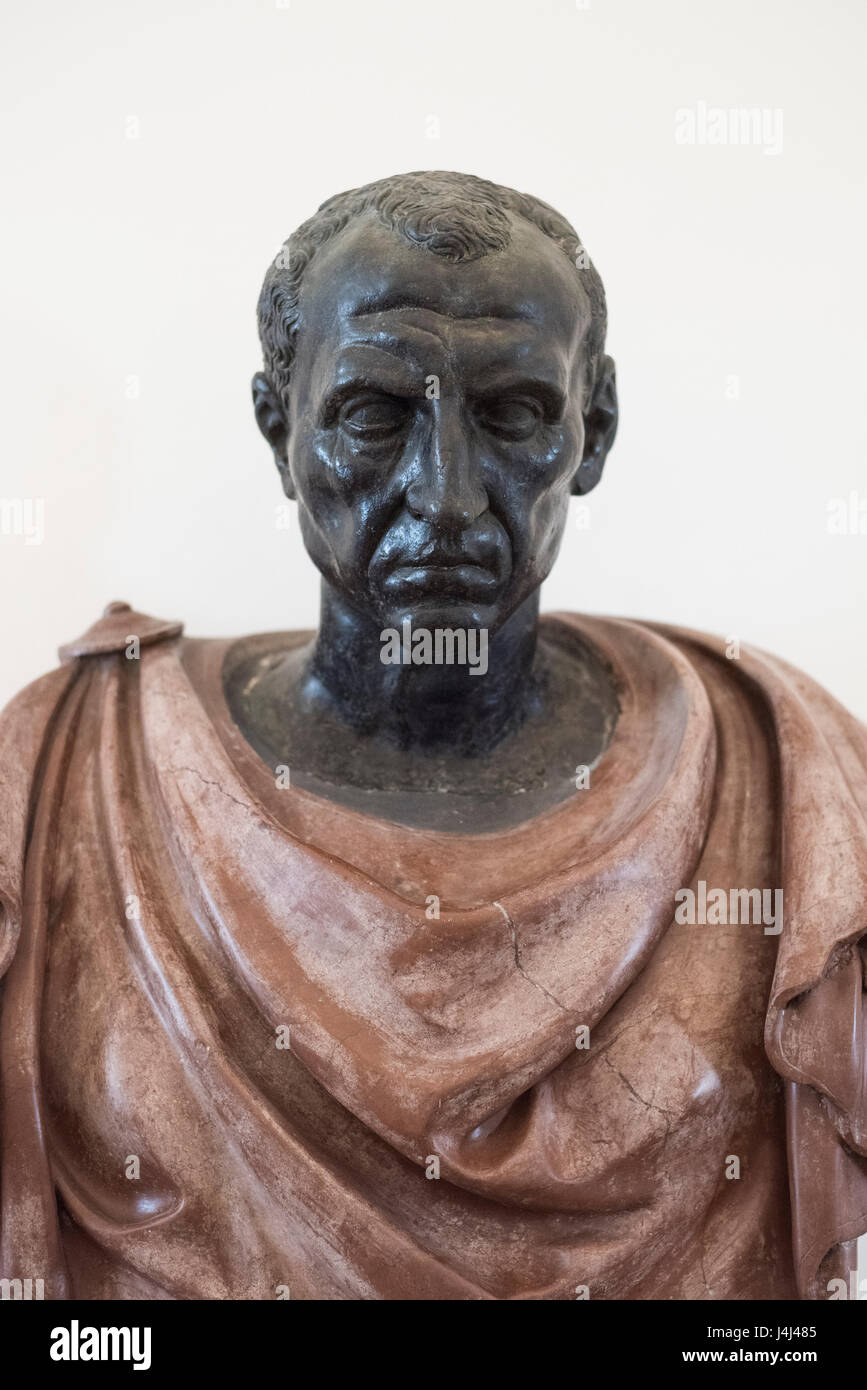 Rom. Italien. Büste von Julius Caesar. Museo Nazionale Romano. Palazzo Altemps.   Boncompagni Ludovisi Sammlung. Stockfoto