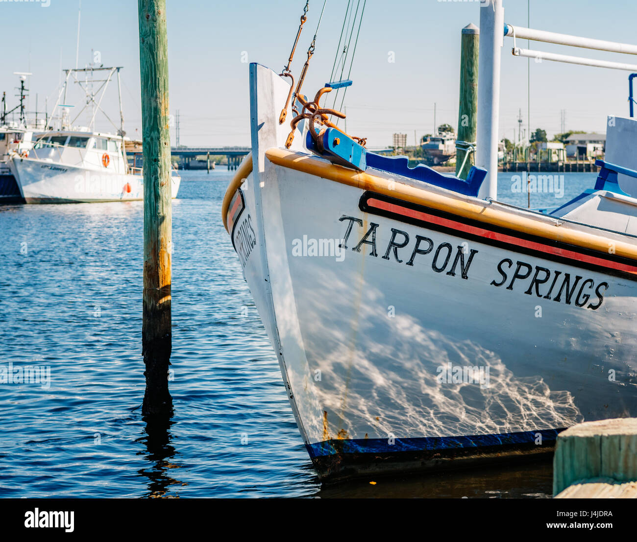 Schwamm Fischerboote gefesselt am Anclote River neben der Tarpon Springs, Florida, USA, Schwamm Docks. Stockfoto