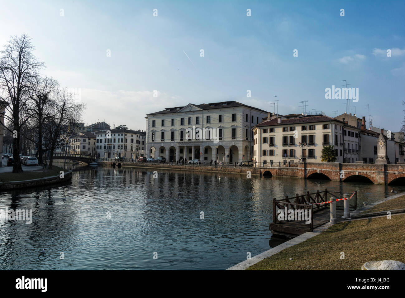 Ein Spaziergang durch das historische Zentrum von Treviso, Italien Stockfoto