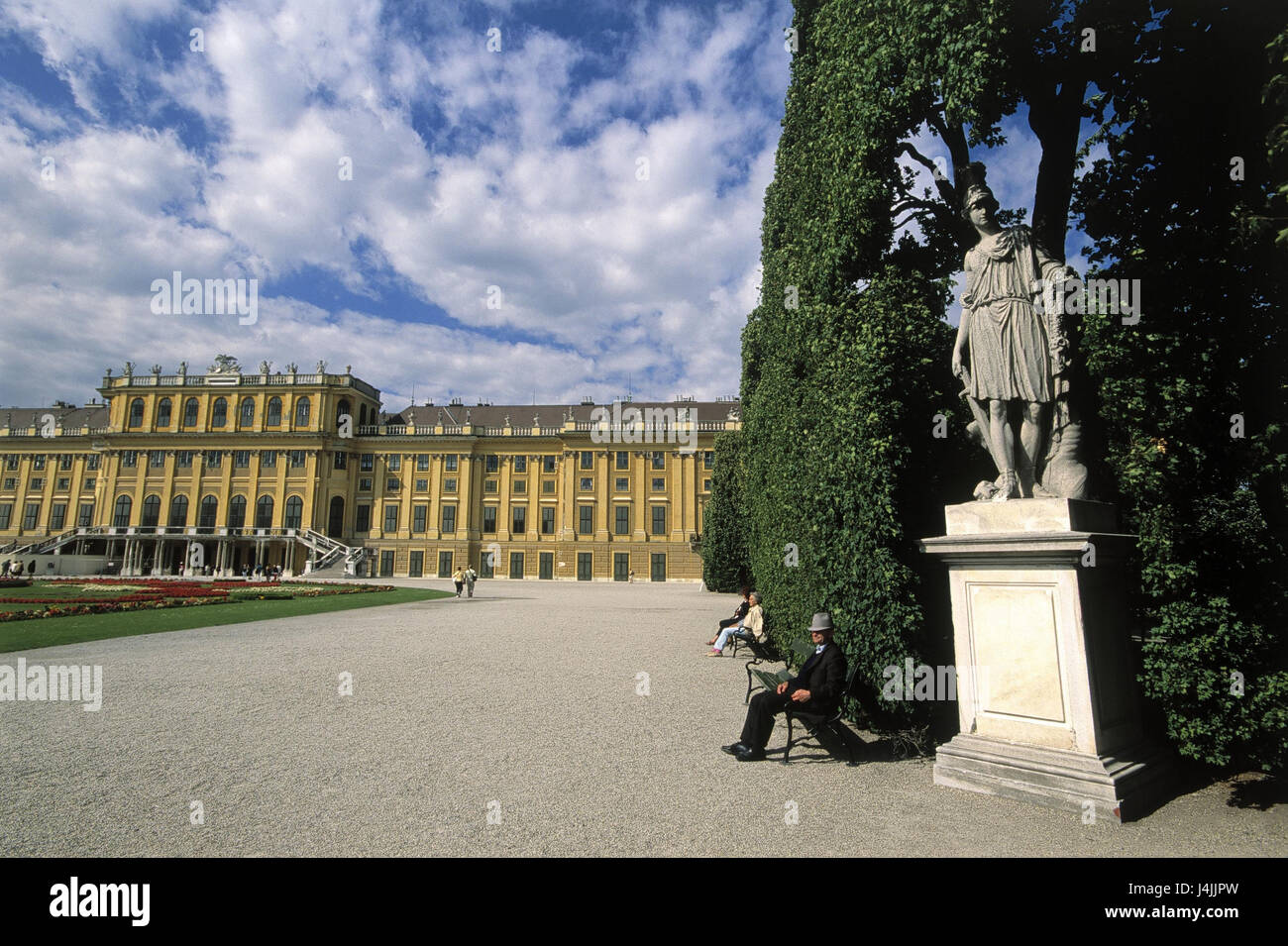 Österreich, Wien, Schloss Schönbrunn, Park, Besucher Europa, Bundeshauptstadt, Hauptstadt, Schloss, Sommerresidenz, Gebäude, Struktur, Architektur, Ort von Interesse, Kultur, Park, Schlosspark, Schloss-Garten, UNESCO-Weltkulturerbe, Tourist, Straße der Kaiser und Könige, Tourismus, Sommer Stockfoto