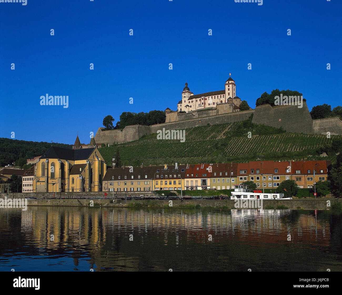 Deutschland, Franken, Würzburg, flux Main, Festung Marien Schloss, Weinberg Europas, Bayern, senken Sie Franconia, Sommer, Stadt, Festung, Marien Berg, Kirche Stück Burkhard, Uferstrasse, Main-Ufer, Ort von Interesse, Straße der Kaiser und Könige, Boot, Boot-Investor Stockfoto