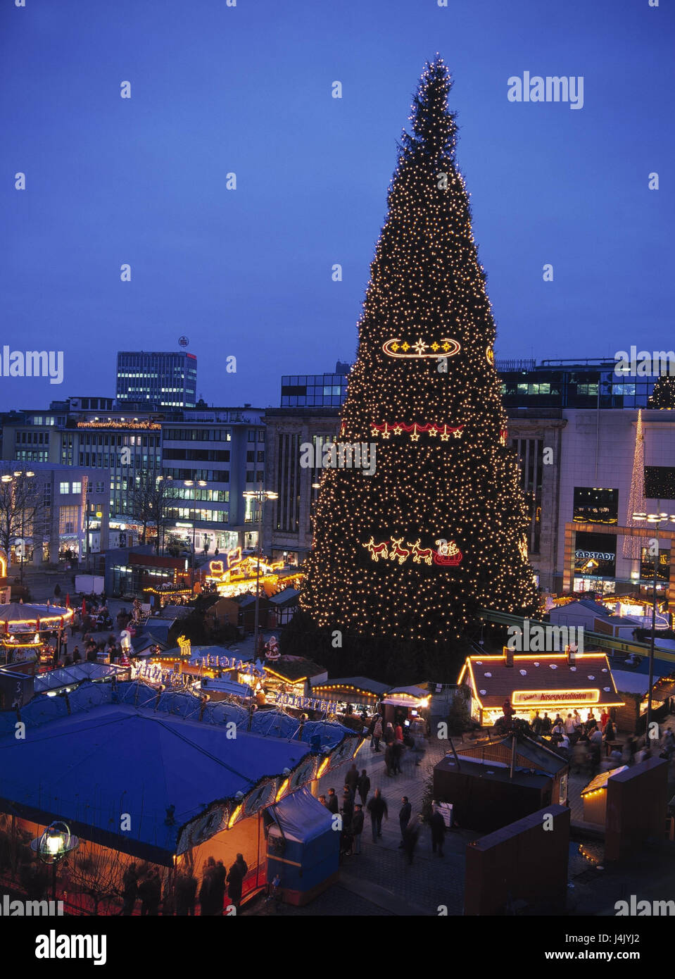 Deutschland, Nordrhein-Westfalen, Dortmund, Weihnachtsmarkt, Übersicht, Weihnachtsbaum, Staaten 