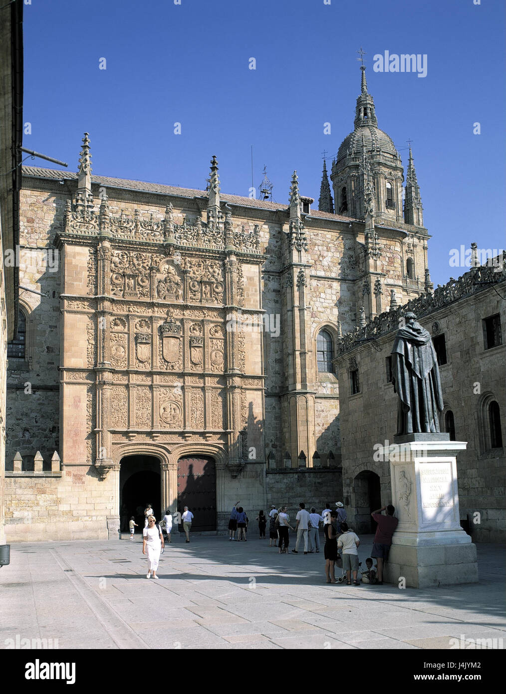 Spanien, Salamanca, Plaza Major, Universität, Passanten außerhalb der Stadt, Altstadt, Marktplatz, Hauptplatz, Universität, Aufbau, Struktur, 1215, Sehenswürdigkeit, touristische Stockfoto