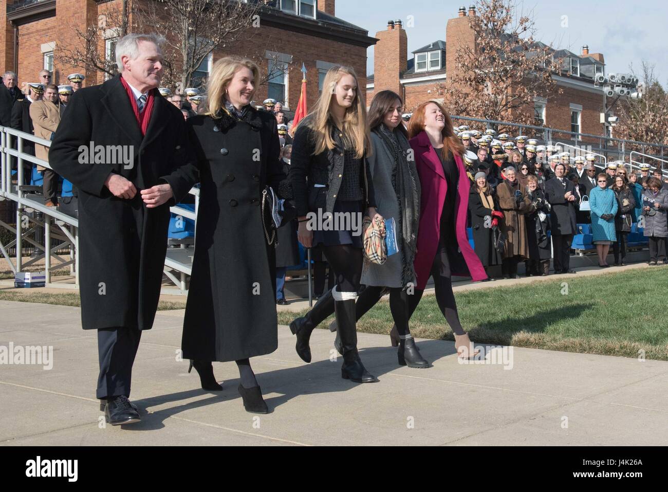 Der Secretary of the Navy hielt am 6. Januar 2017 eine Abschiedszeremonie in der Marine Corps Barracks in Washington, D.C. ab, die den offiziellen Dienst mit einer feierlichen Abreise vom Paradefeld abschloss. Stockfoto