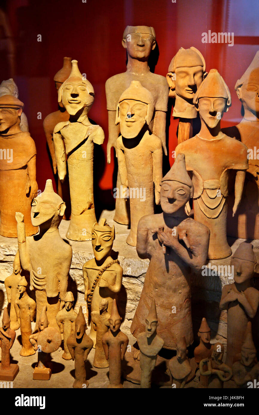 Widmung Terrakotta-Figuren aus dem Heiligtum von Agia Irini (Paradies) in NW Zypern Cyprus Museum in Nikosia (Lefkosia) Stockfoto