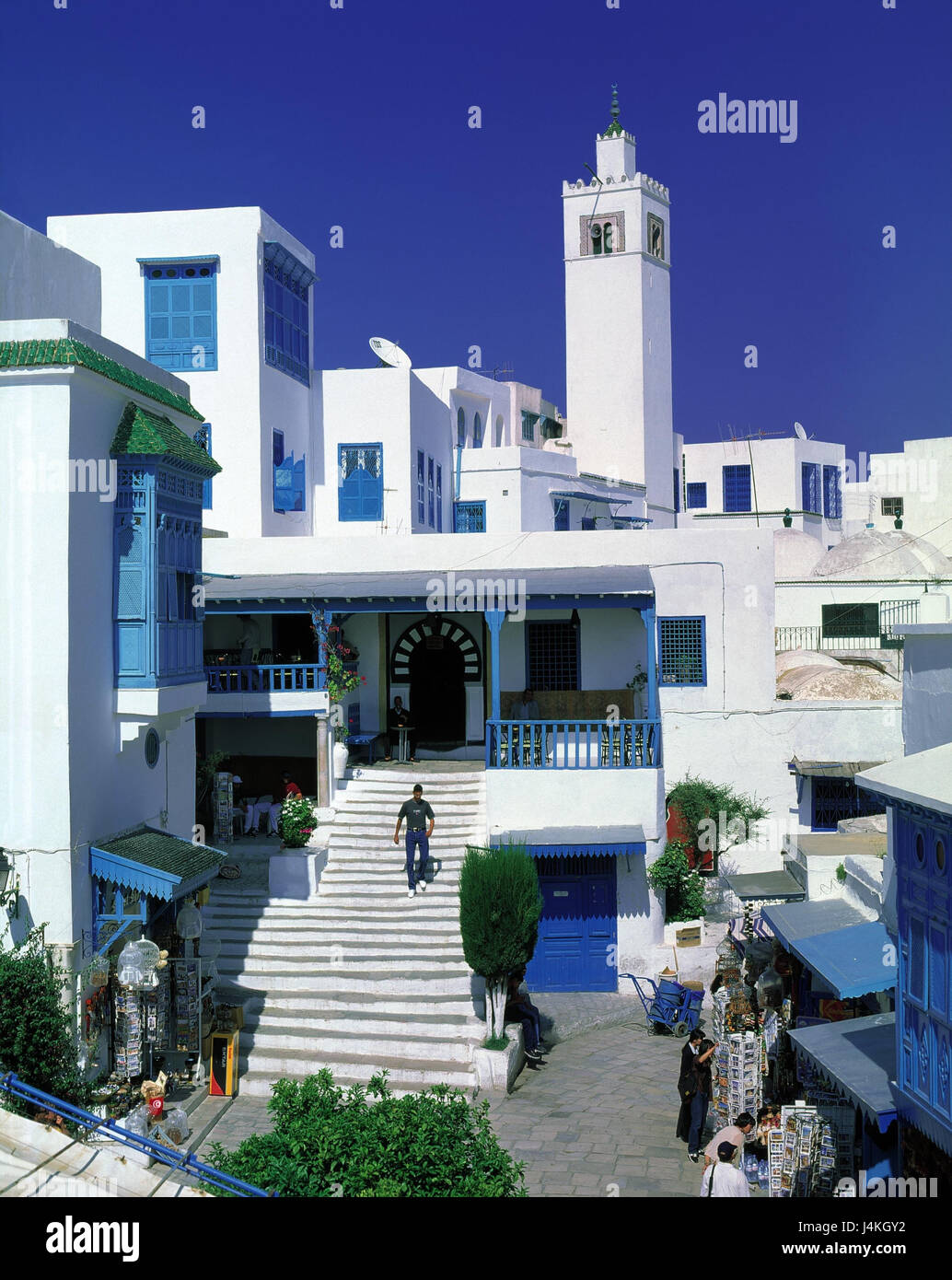 Tunesien, Sidi Bou Said, lokale Ansicht, Lane, Café, Treppen, Bell Tower Dorf Künster, Ort, in der Nähe Tunis, Architektur, in der andalusischen Weg, Urlaubsort, Tourismus Stockfoto