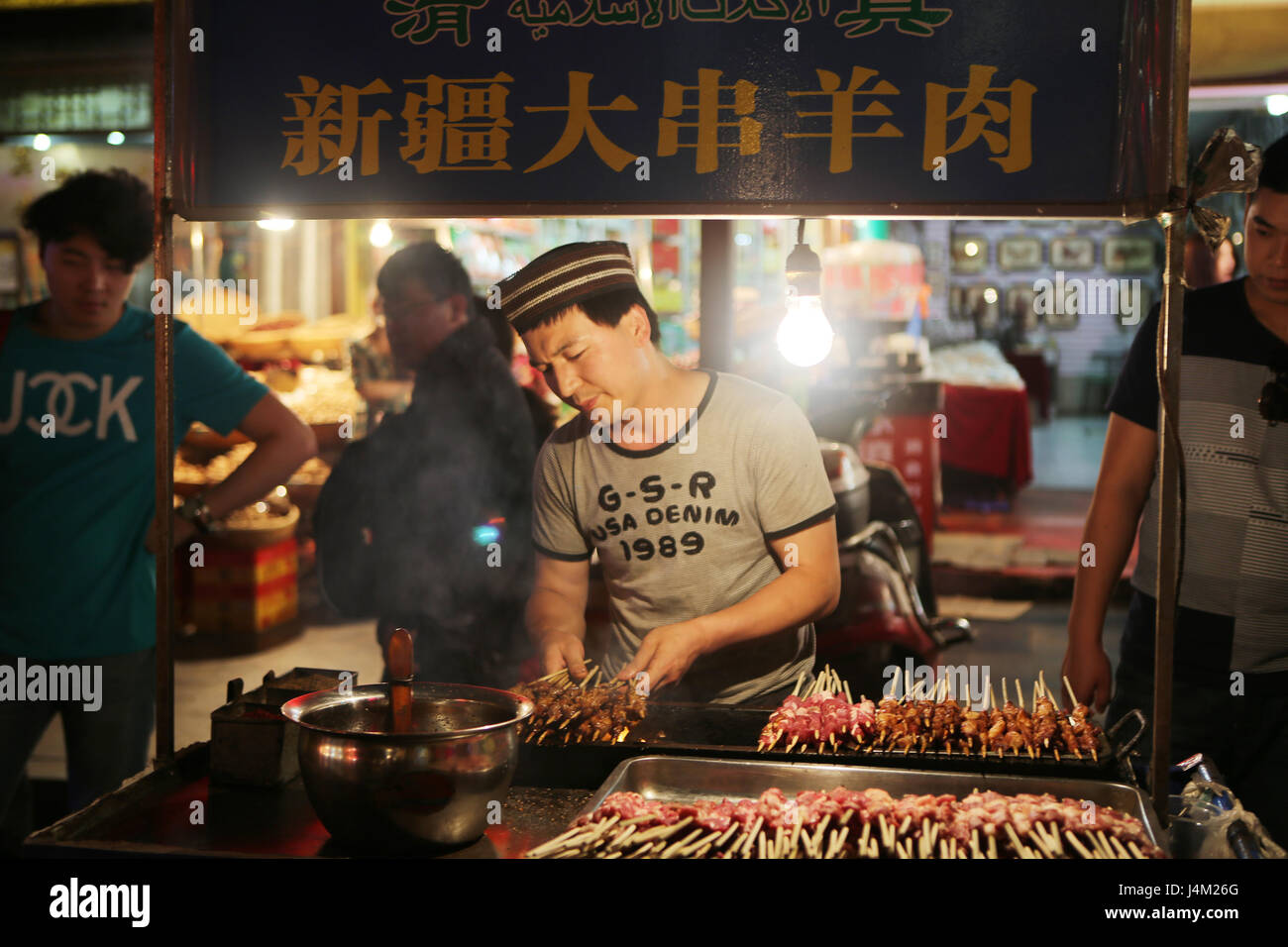 Menschen im Straßencafé, Xian, China Stockfoto