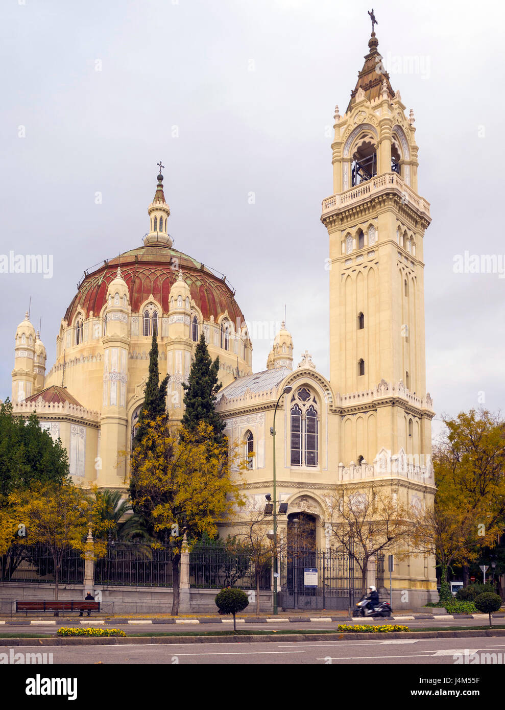 Iglesia Monumento de San Manuel y San Benito de Aquitectura Neobizantina (Obra de Fernando Arbós y Tremanti) En la Ciudad de Madrid, España. Stockfoto