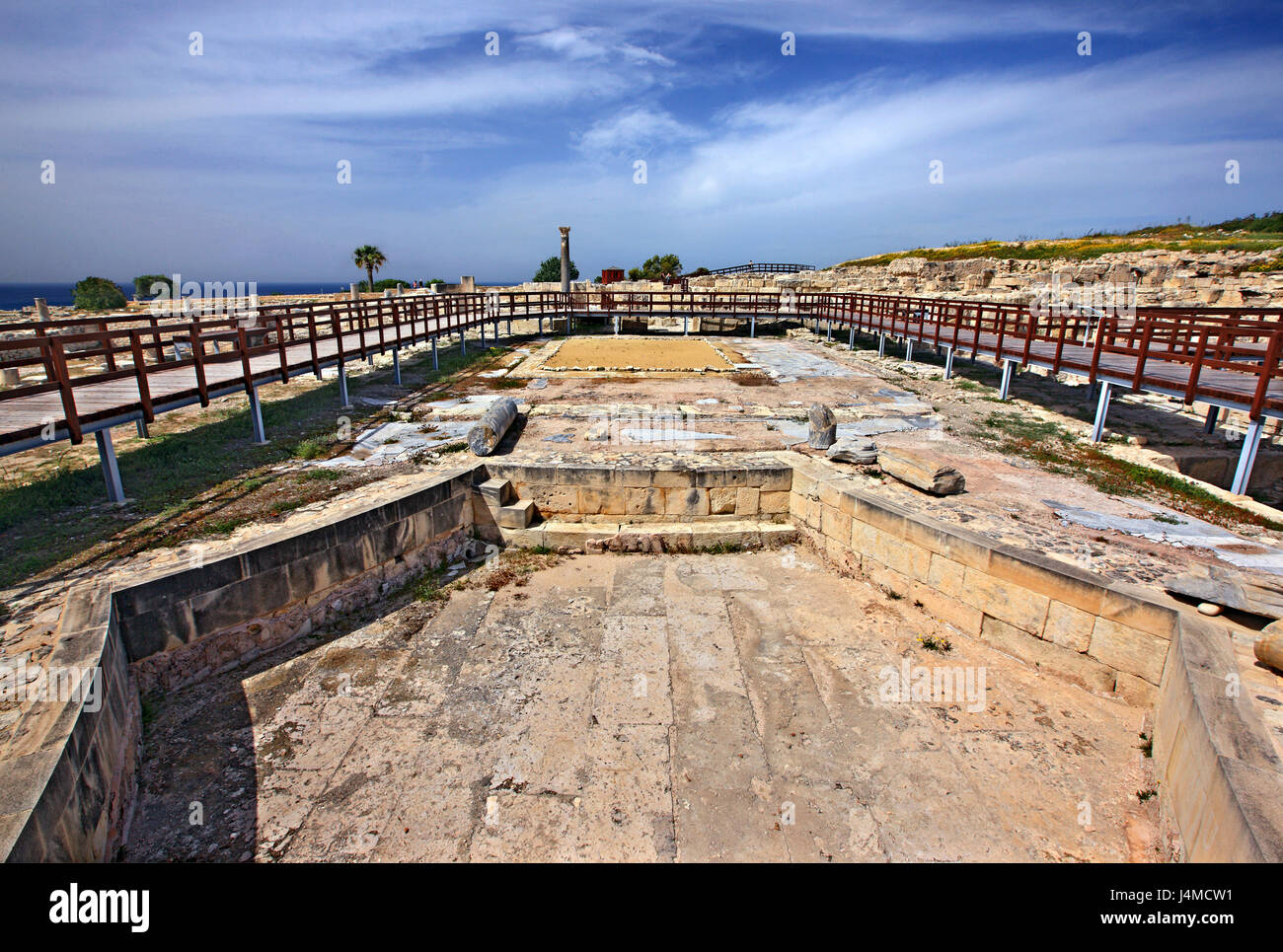 Das Exagonal Becken des alten (römischen) öffentlichen Bäder, am alten Kourion, Bezirk von Lemessos (Limassol), Zypern Stockfoto