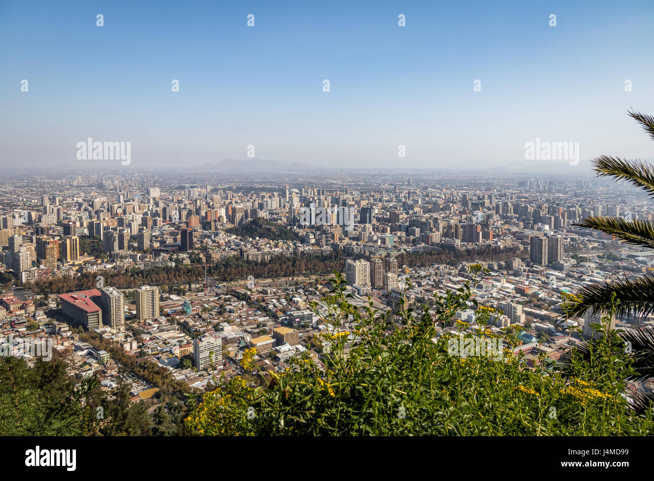 Luftaufnahme von Santiago de Chile von San Cristóbal - Santiago, Chile Stockfoto