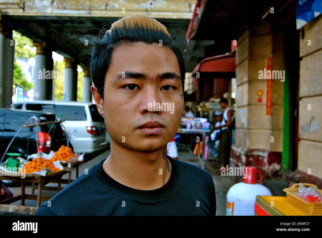Ernsten Mann, Straßen von Yangon, Myanmar Stockfoto