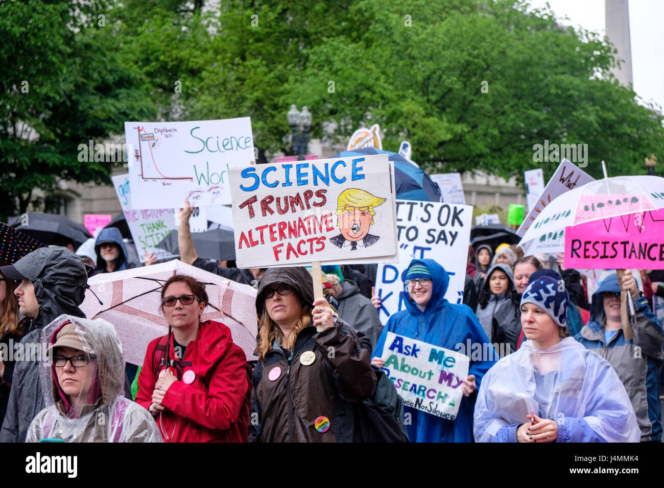 Wissenschaft-Rallye am Earth Day, Washington DC, USA, 22. April 2017 marschieren. Aktivisten und Demonstranten marschieren entlang der Constitution Avenue zur Vereinigten St Stockfoto