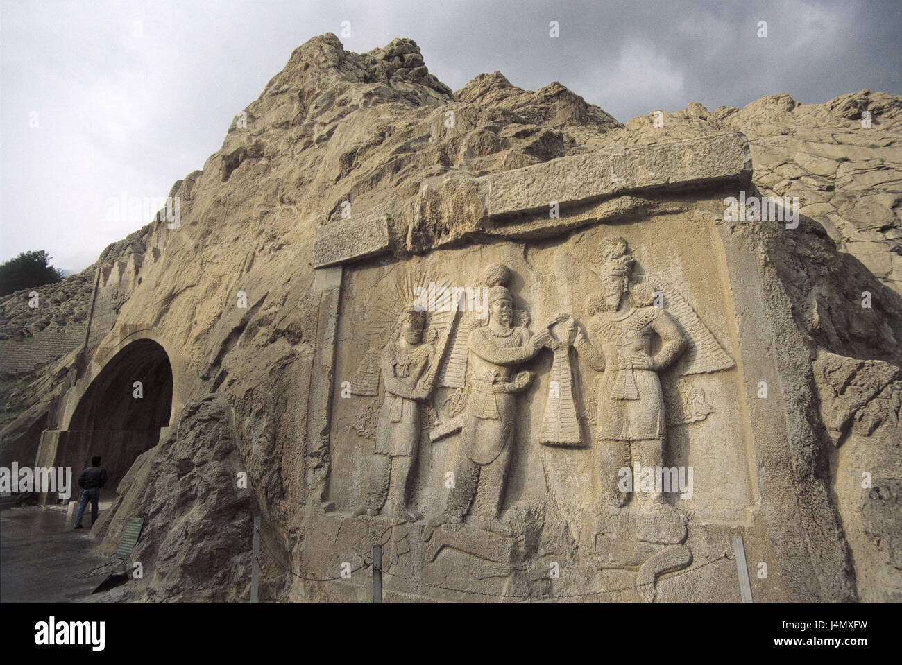 Iran, Kermanshah, Tag E Bostan, Galle Relief, Investiturfeiern Ardashirs im Nahen Osten, Kirmanschah, Taq I Bustan, Galle Grotte, Gestein, Relief, Archäologie, Wandreliefs, Sassanidenzeit, 4. Jhdt., Ruine Standort, Kunst, Kultur, Sehenswürdigkeit, Grace Note, im Außenbereich Stockfoto