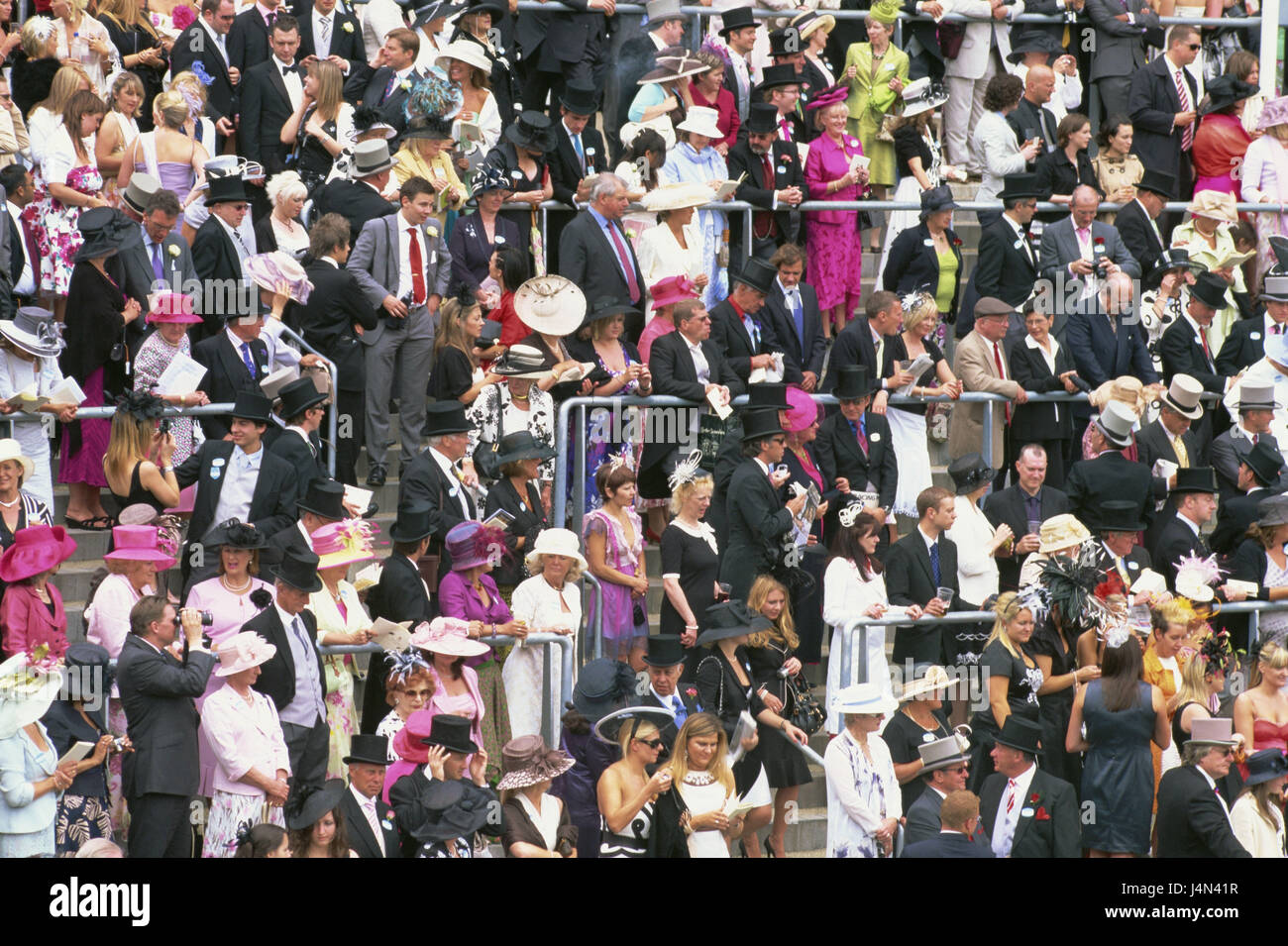 Großbritannien, England, Ascot, der Pferderennbahn, Zuschauer, keine Model-Release, Stockfoto