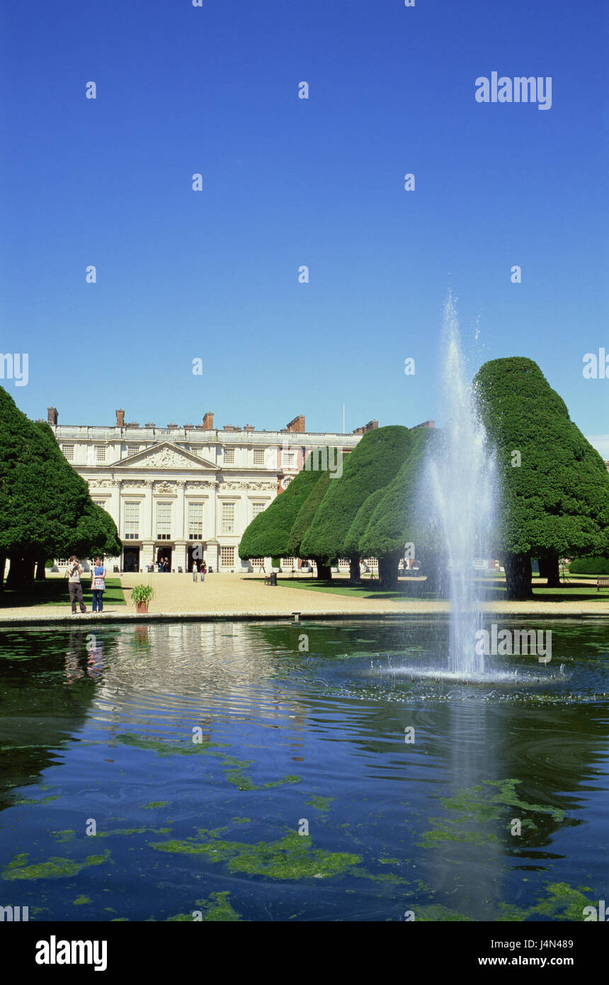 Großbritannien, England, London, Hampton Court Palace, Garten, Teich, Bäume, Jet, Stockfoto