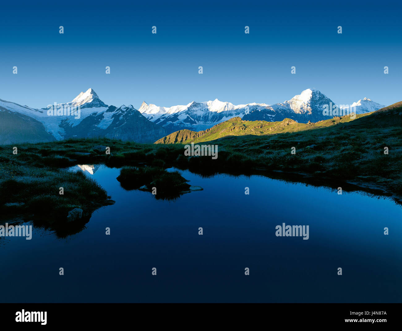 Schweiz, Bern, Schreck Horn, Bach, See, Berg, See, Landschaft Stockfoto