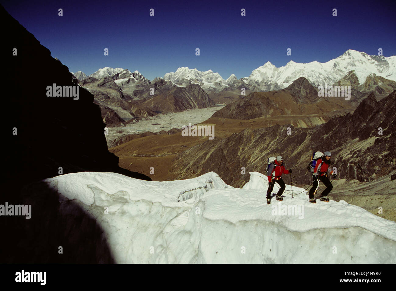 Nepal, Cholatse, Berge, Bergsteiger, Spaziergang, Schnee, Bergpanorama Stockfoto