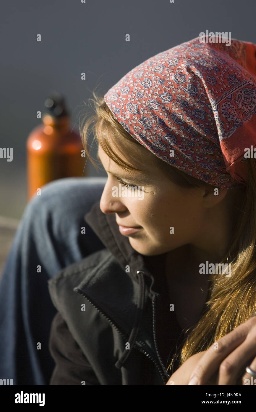 Österreich, Tirol, Fiss, Frau, sitzen, gewellt, draußen Stockfoto