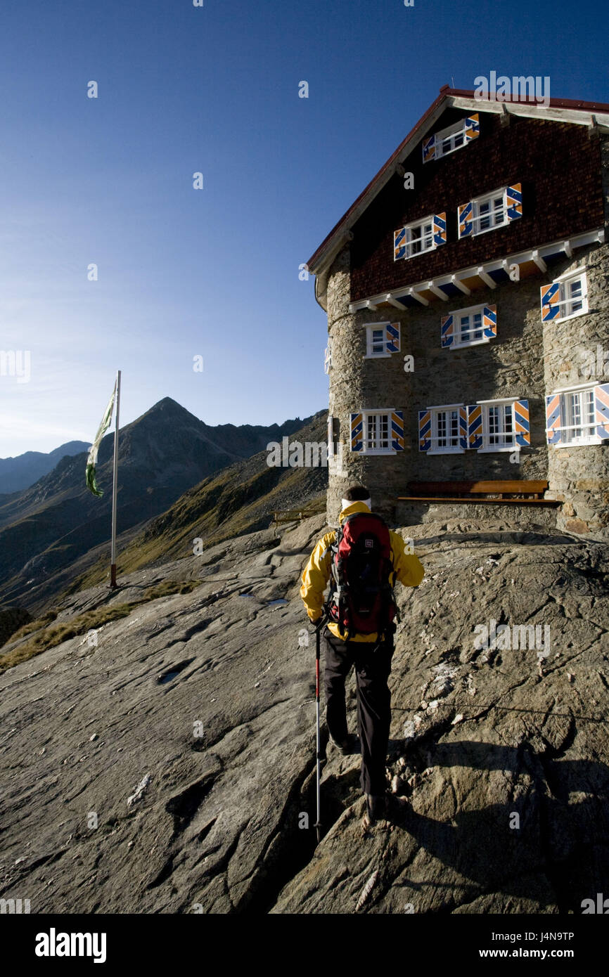 Österreich, Tirol, Windachtal, des Gewinners Land Stahlwerk, Bergsteiger, Lauf, Haltestellen, Berglandschaft Stockfoto