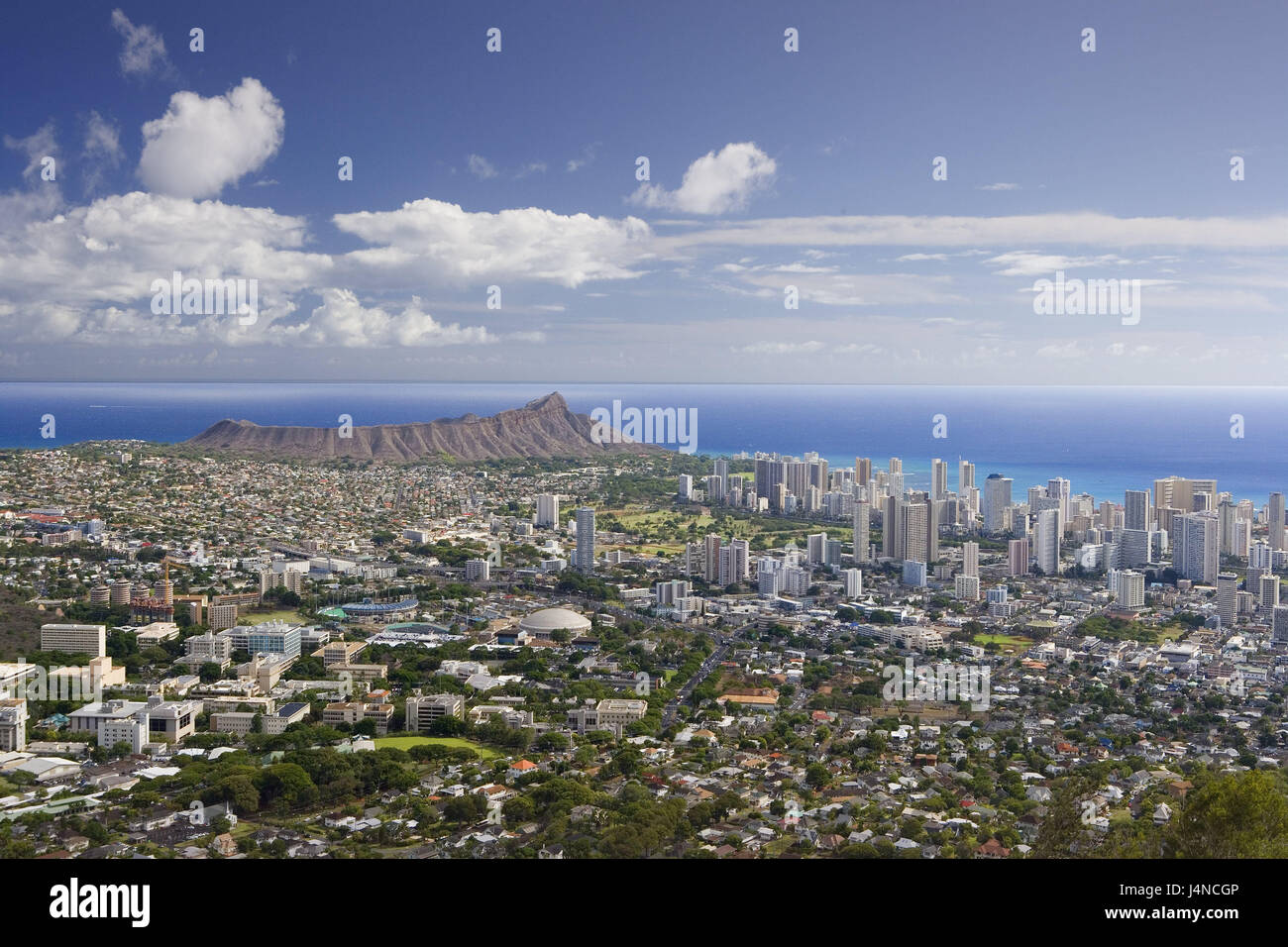USA, Hawaii, Oahu Island, Honolulu, Blick auf die Stadt, den Hawaii-Inseln, Reiseziel, Stadt, Stadt, Hochhäuser, Meer, Ansicht, Horizont, Himmel, Wolken, Stockfoto