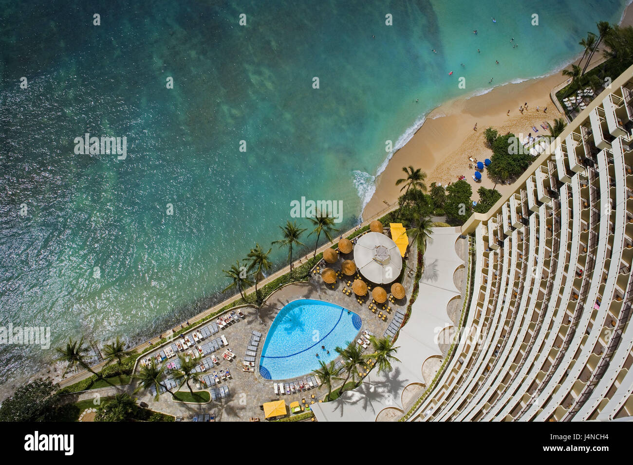 USA, Hawaii, Oahu Island, Honolulu, Sheraton Hotel, Pool, Strand von Waikiki, Perspektive, den Hawaii-Inseln, Reiseziel, Tourismus, Hochhaus, Hotelgebäude, Hotel-Pool, Swimmingpool, Meer, Strand, Stockfoto