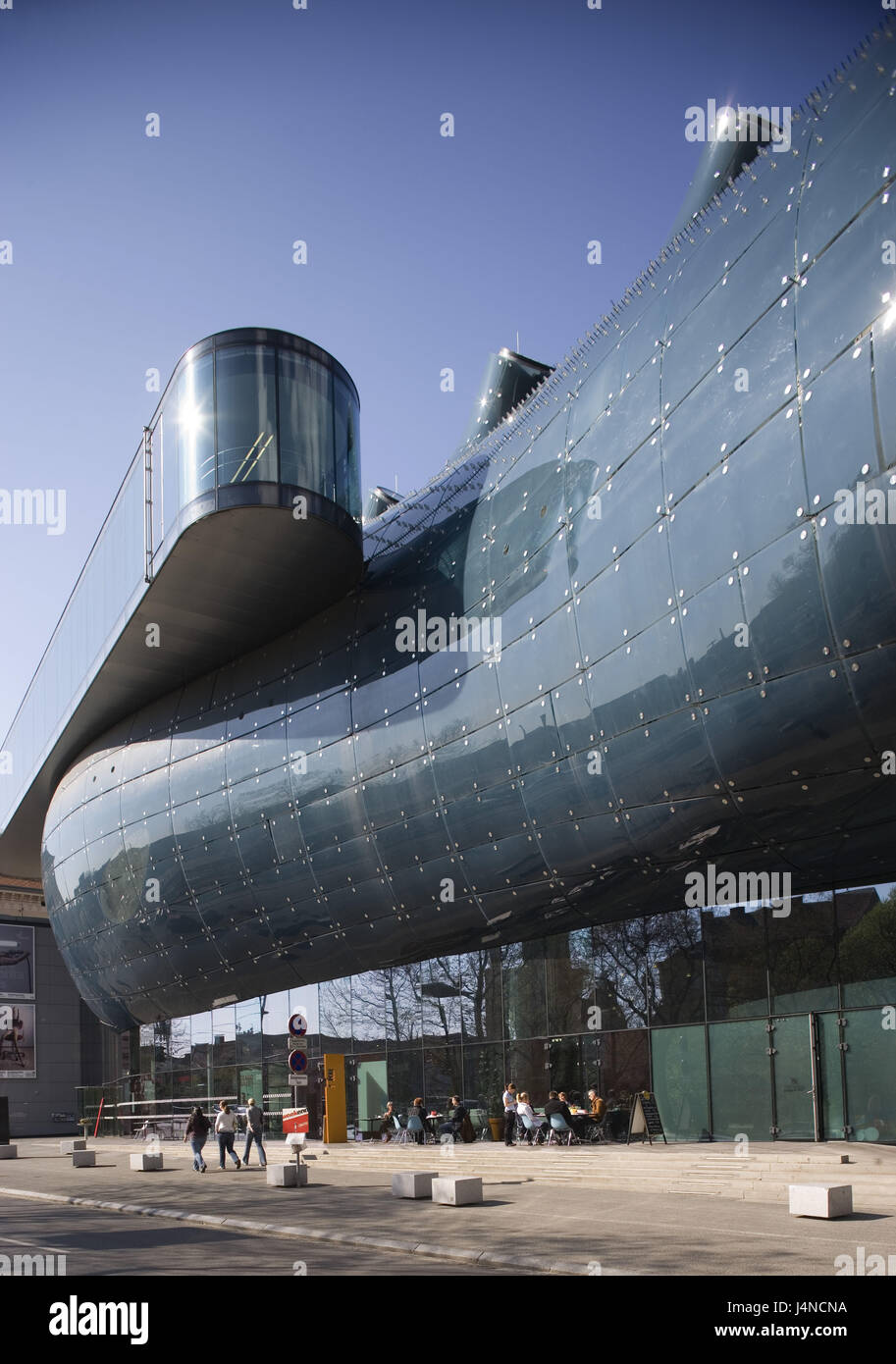 Österreich, Steiermark, Graz, Kunsthaus, Friendly Alien, Detail, Passanten, keine Property-Release, Stockfoto