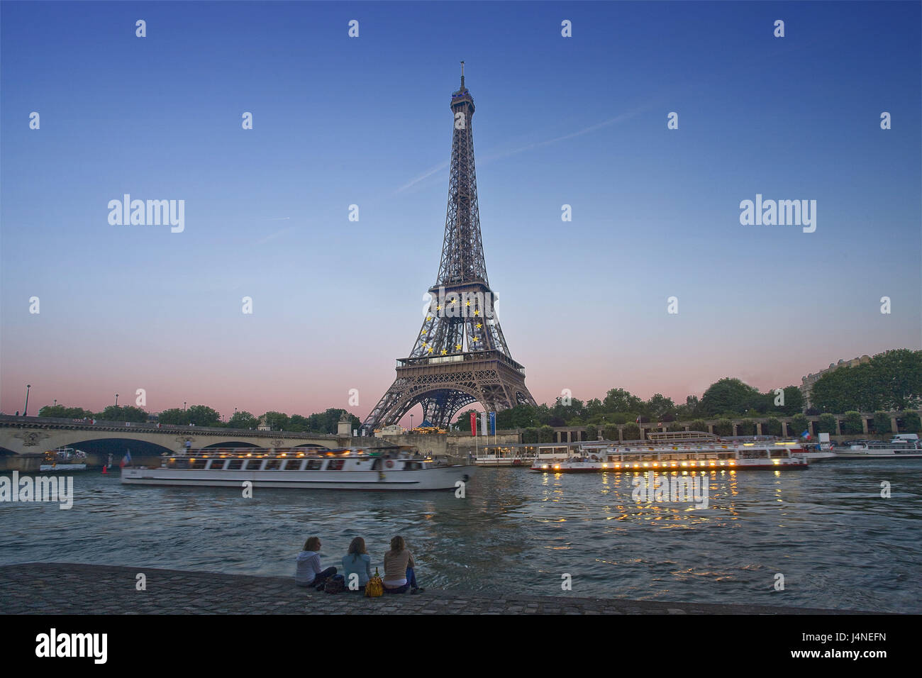 Frankreich, Paris, Eiffelturm, seine flux, Schiffe, Küsten, Touristen, Abendlicht Stockfoto