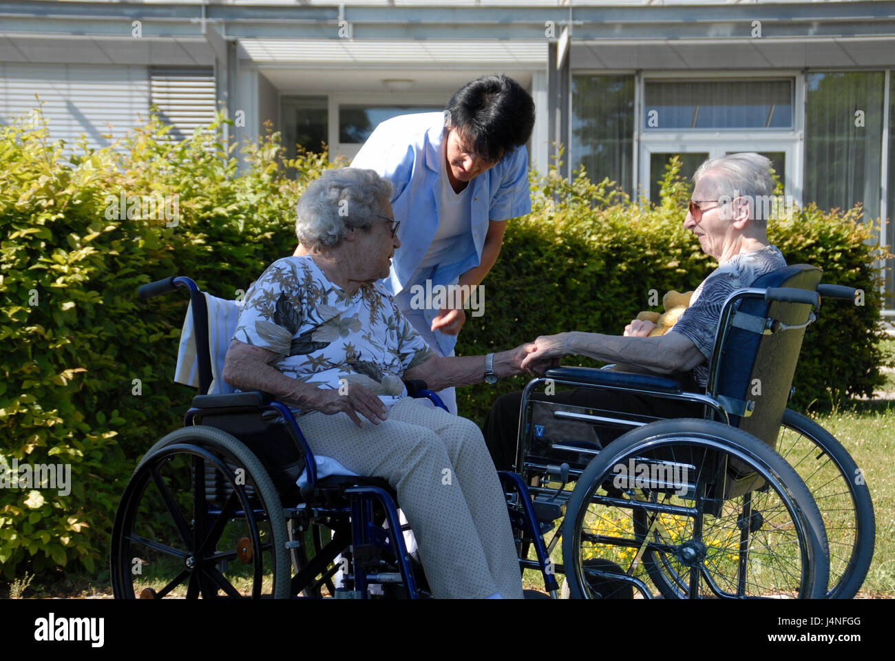 Senioren Heim, Senioren, ungültig Rollstuhl, Pflege, Personal, Pflege, kein Model-Release, Stockfoto